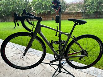 Beautiful, well maintained Specialized Ruby (51) Women Road Bike with a lot of upgrades