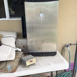 Bradley Electric Smoker