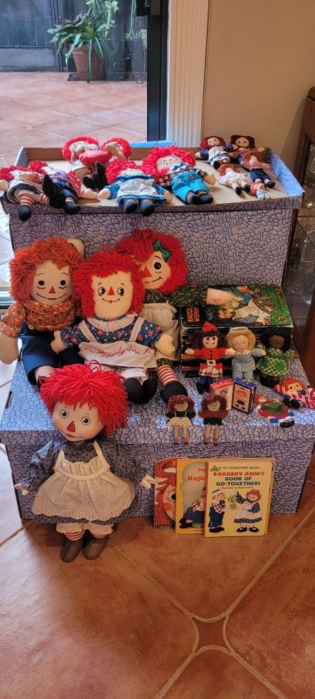 VINTAGE RAGGEDY ANN AND ANDY COLLECTION