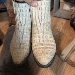 Botines (cowboy boots)