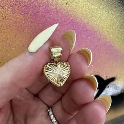14k HEART CHARM 