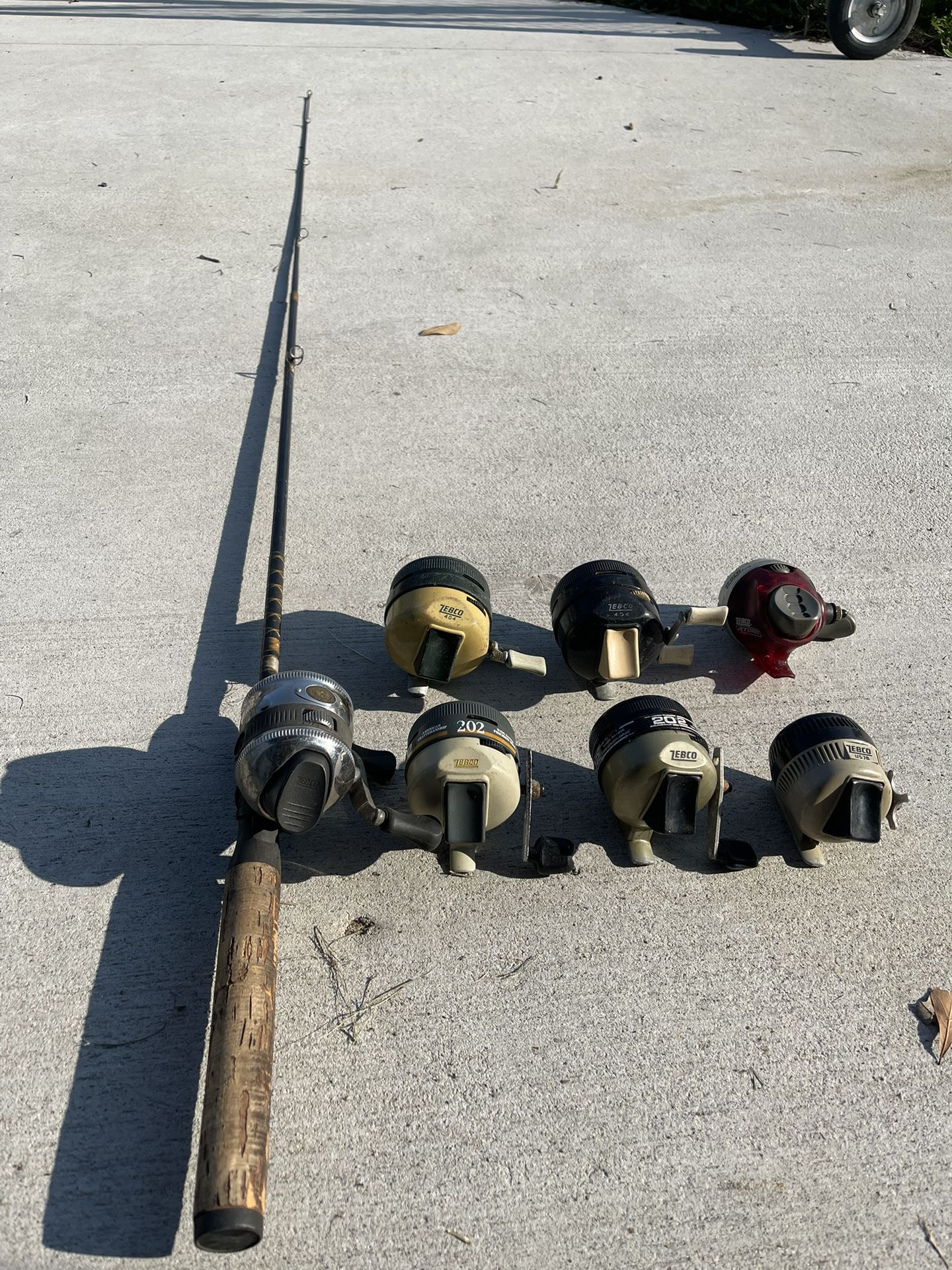 Lot Of 6 Zebco Reels And A Zebco Rod/reel Combo. # 32