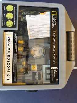 National Geographic 900x Microscope Set With Case