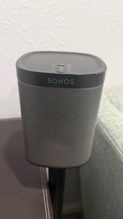 2 Sonos PLAY:1  Black Wi-Fi W/ Stands