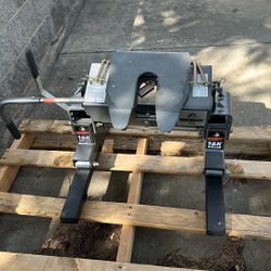 Husky 16k Sliding 5th Wheel