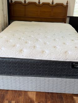 USED QUEEN SIZE MATTRESS ONLY
