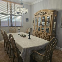 Traditional Dining Room Set With China Cabinet