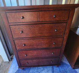*** BEDROOM CHEST ***