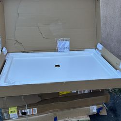 DreamLine SlimLine 60 in. x 36 in. Single Threshold Alcove Shower Pan Base in White with Center Drain