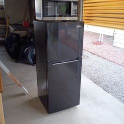 Fridge And Microwave 