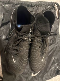 Nike phantoms elite size 8