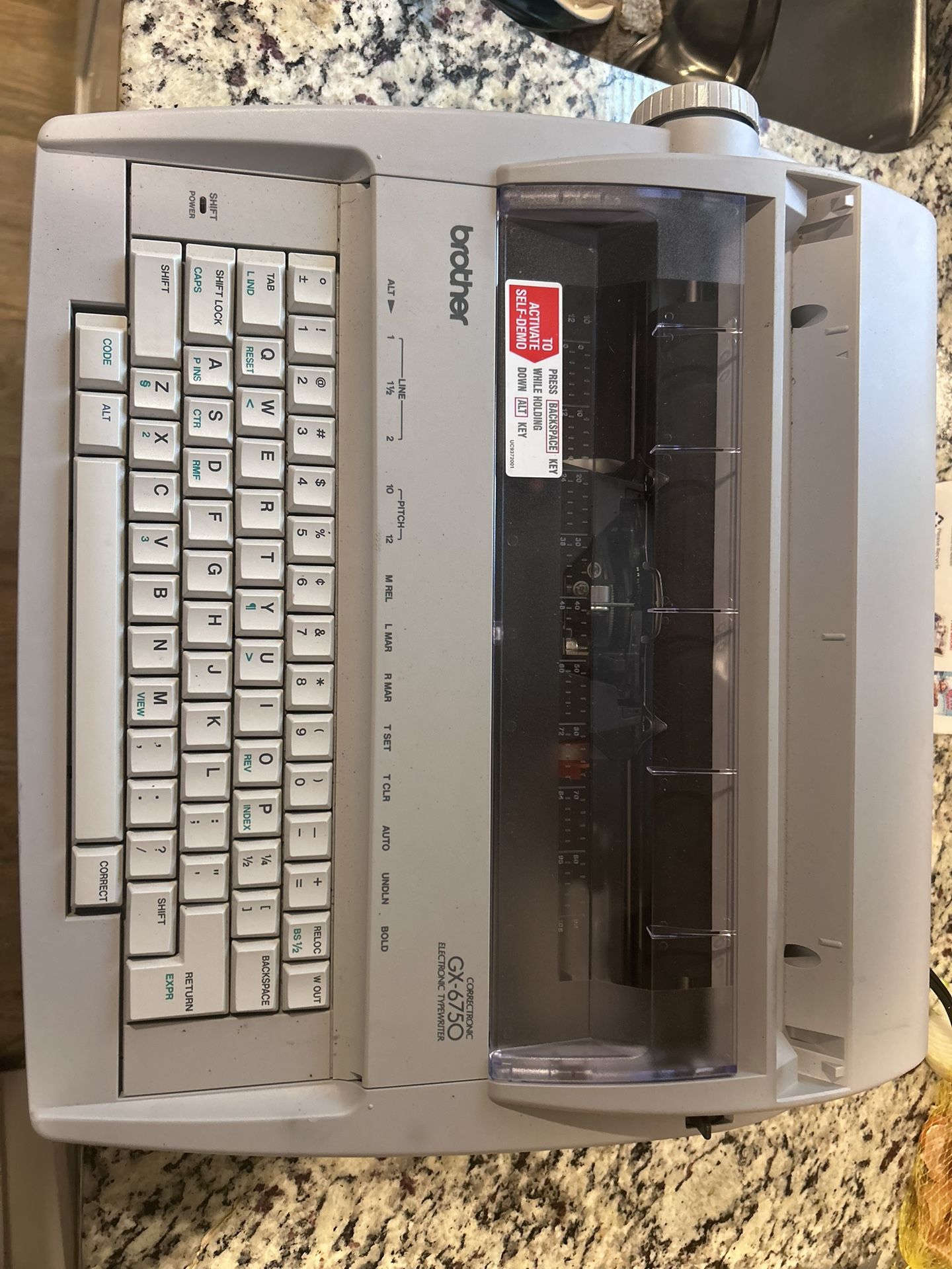 GX-6750 Electronic Typewriter