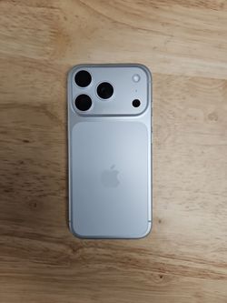 Iphone 17 pro 256gb...att.  h20.  Cricket