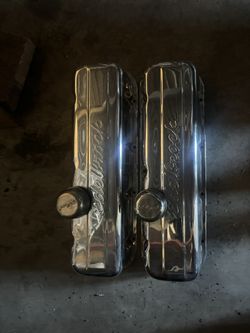 Edelbrock BBC Valve Covers With Breathers