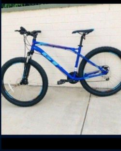 GT Mountain Bike Size Adult Large Wheels 27.5 Speeds 24 Disc Brakes Wide 300cc Tire 