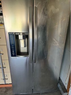 Linear compressor fridge