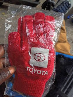 Toyota gloves