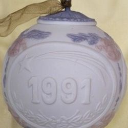 Lladró Spain Christmas Ornament 1991 – Porcelain Holiday Ornament – Mint Condition