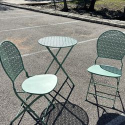 Table And Chairs 