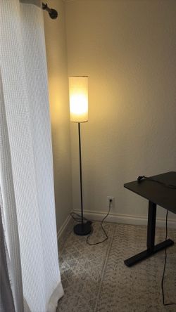Floor lamp