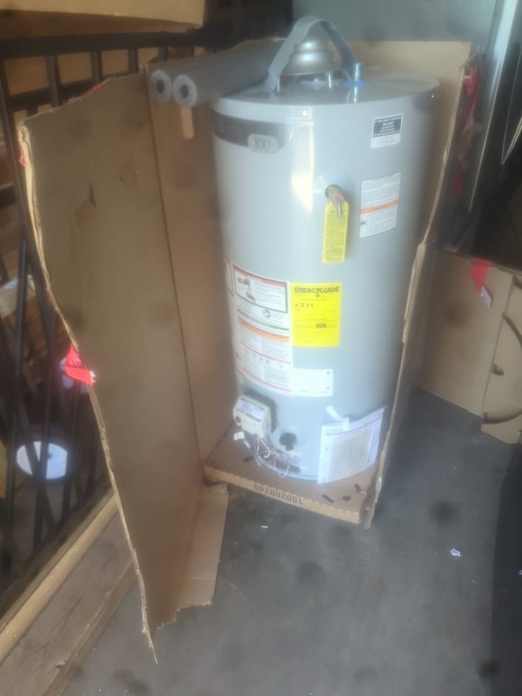 Gas Water Heater 40 Gal By AO Smith New Open Box 52" Tall 22" Wide $359