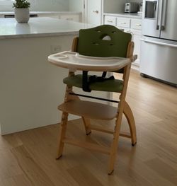 Abiie Beyond Junior Y Wooden High Chair Some Wear See pics. Retails $238