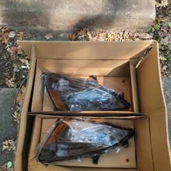 03-07 Accord Headlight Caseings 
