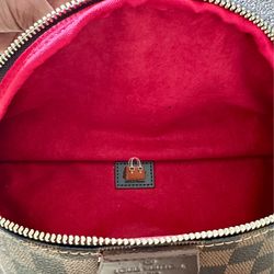 Crossbody and beltbag