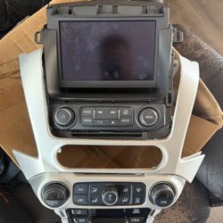 2018 GMC Yukon OEM Stereo