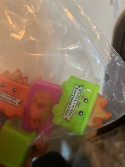Squeak fidget toys