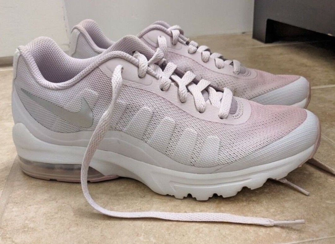 Nike Air Max Ladies Invigor Sneakers / Size - 9. Color - Pink/White