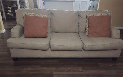 Couch set