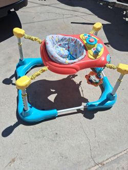 Baby walker / jumper