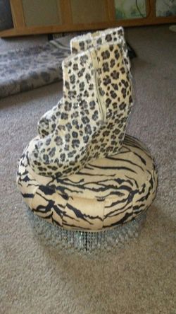 Leapord 1/2 boots Size 6.5
