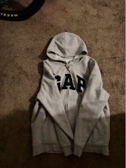 Gap sweater