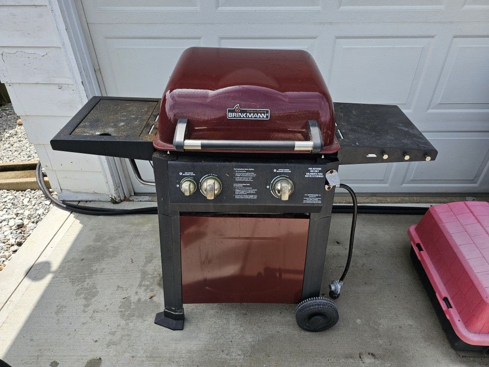 Brinkmann Twoburner Gas Grill for Sale in Mentor, OH OfferUp