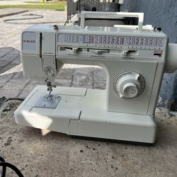 Singer 5050C Sewing Machine with Power Cord Foot Control