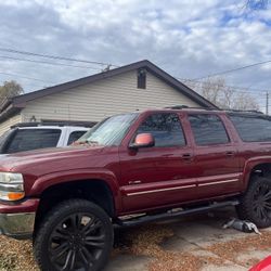 Chevrolet Suburban 