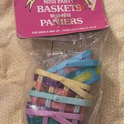 Dudleys Easter 4 count Mini Baskets New