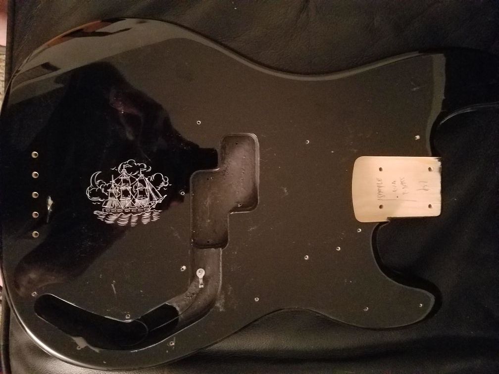 Squier Ava Gardner P Bass body black