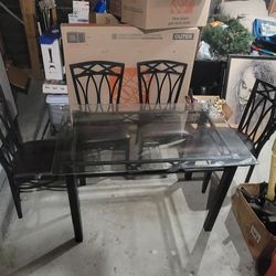 Dining Table Set (4 Seater)