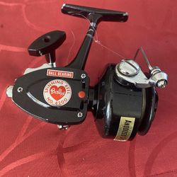 VINTAGE FISHING REEL 