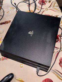 PS4 Pro 1TB (VR set too)