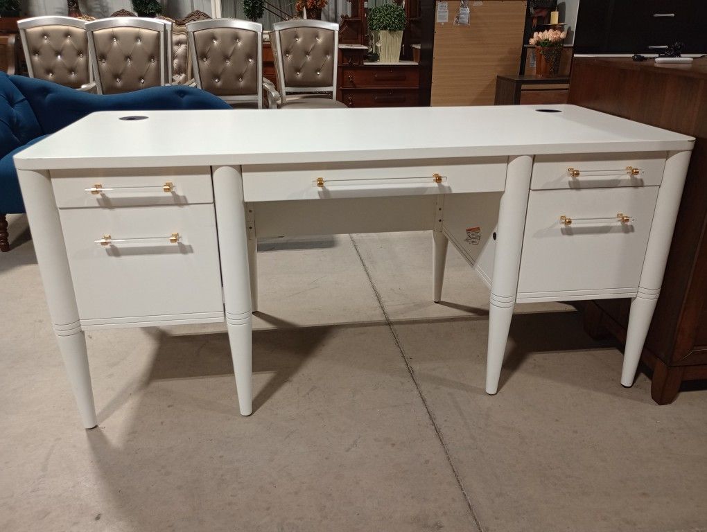 Gorgeous Desk / Vanity