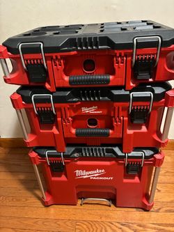 MILWAUKEE PACKOUT 22 in. Rolling
