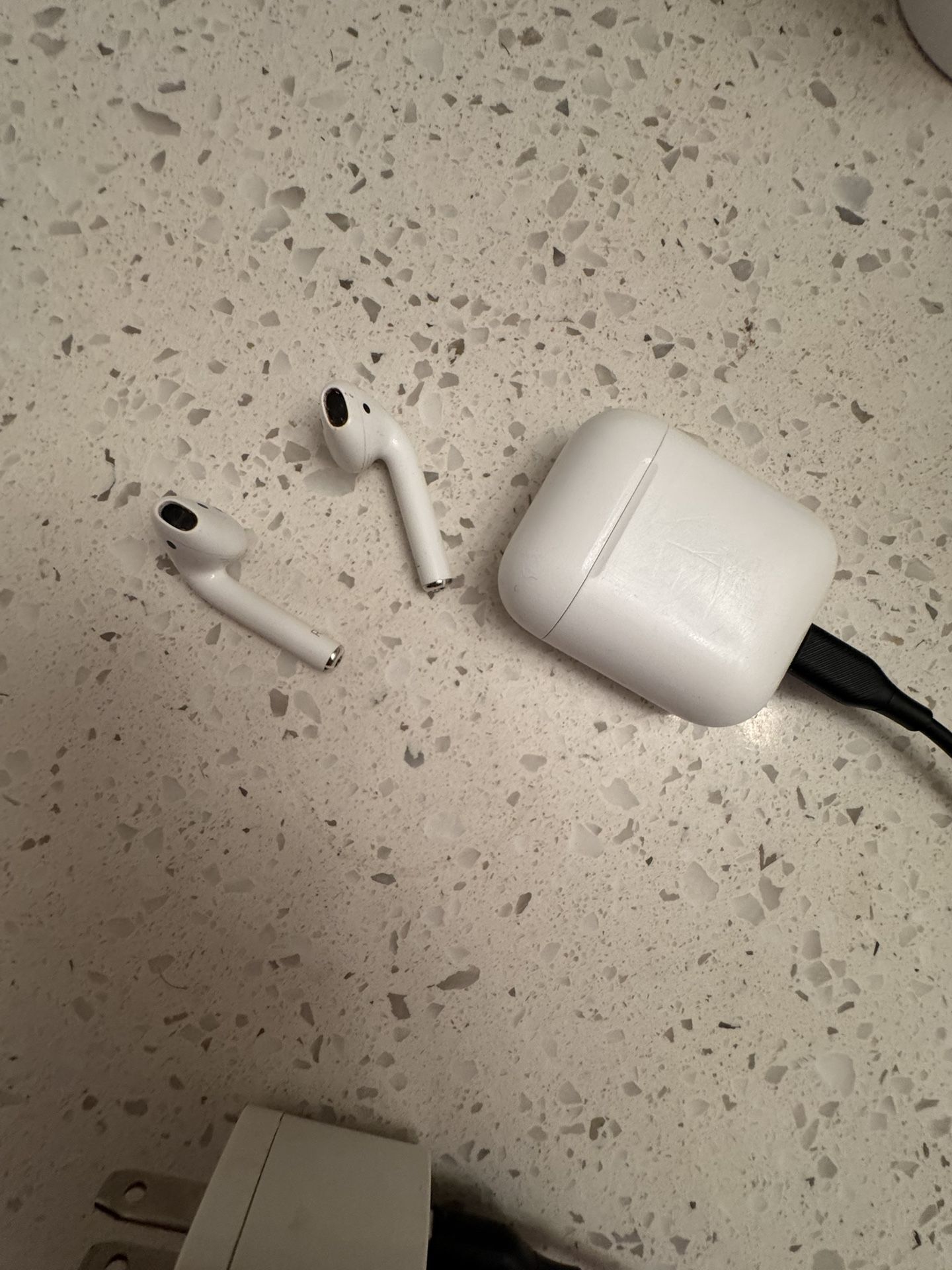 iPhone Earbuds Work Perfectly