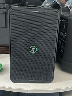 🎤🔊 FOR SALE: Mackie ShowBox 8” All-in-One Performance Rig 🔊🎸