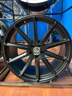  22” Staggered Elegant E-2 Wheels – Turn Heads Everywhere!