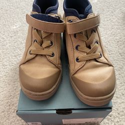 Toms Honey Synth.  Suede Boots Toddler 10