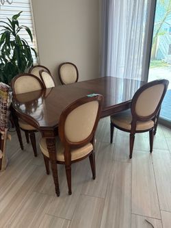 Karges Dining room table and hutch